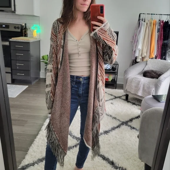 Forever 21 fringe cardigan - Picture 4 of 9